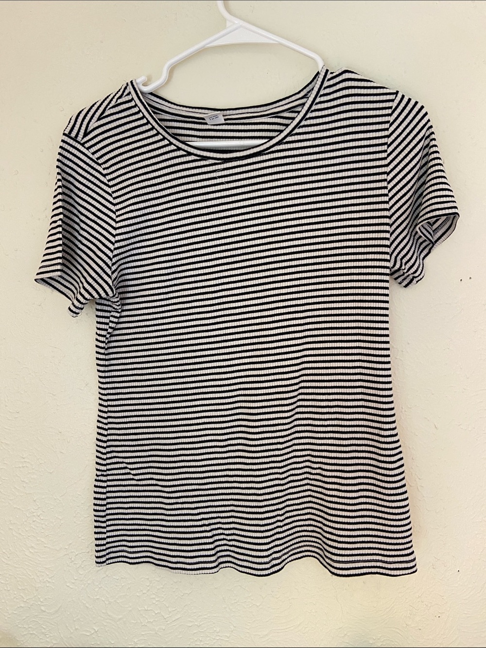 Old Navy Black & White Striped Short Sleeve Tee